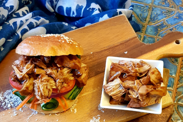 BBQ JACKFRUIT SLIDER